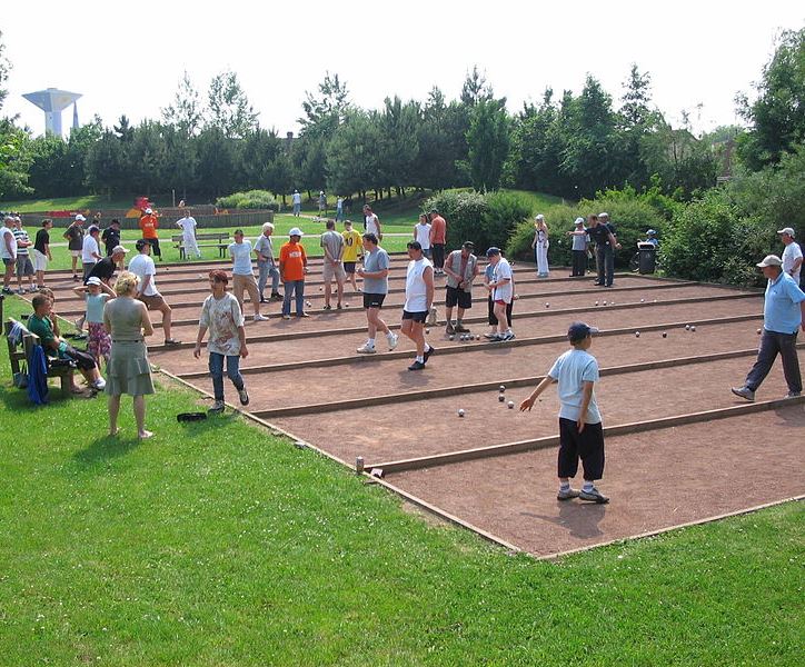 How To Play Petanque